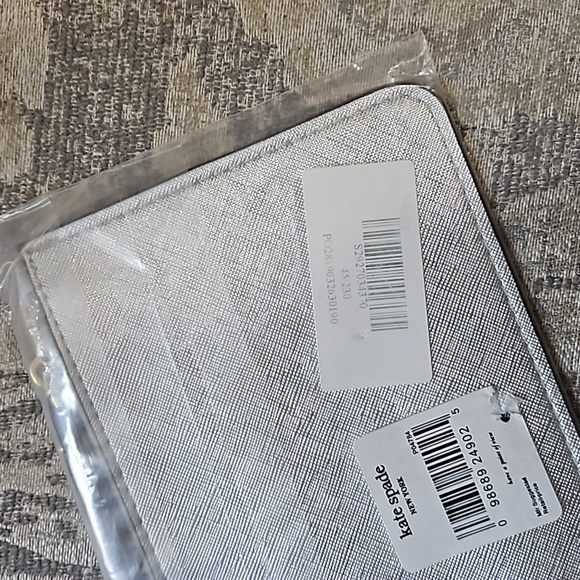 TRADED NIP Kate Spade Silver Wristlet - Picture 8 of 10